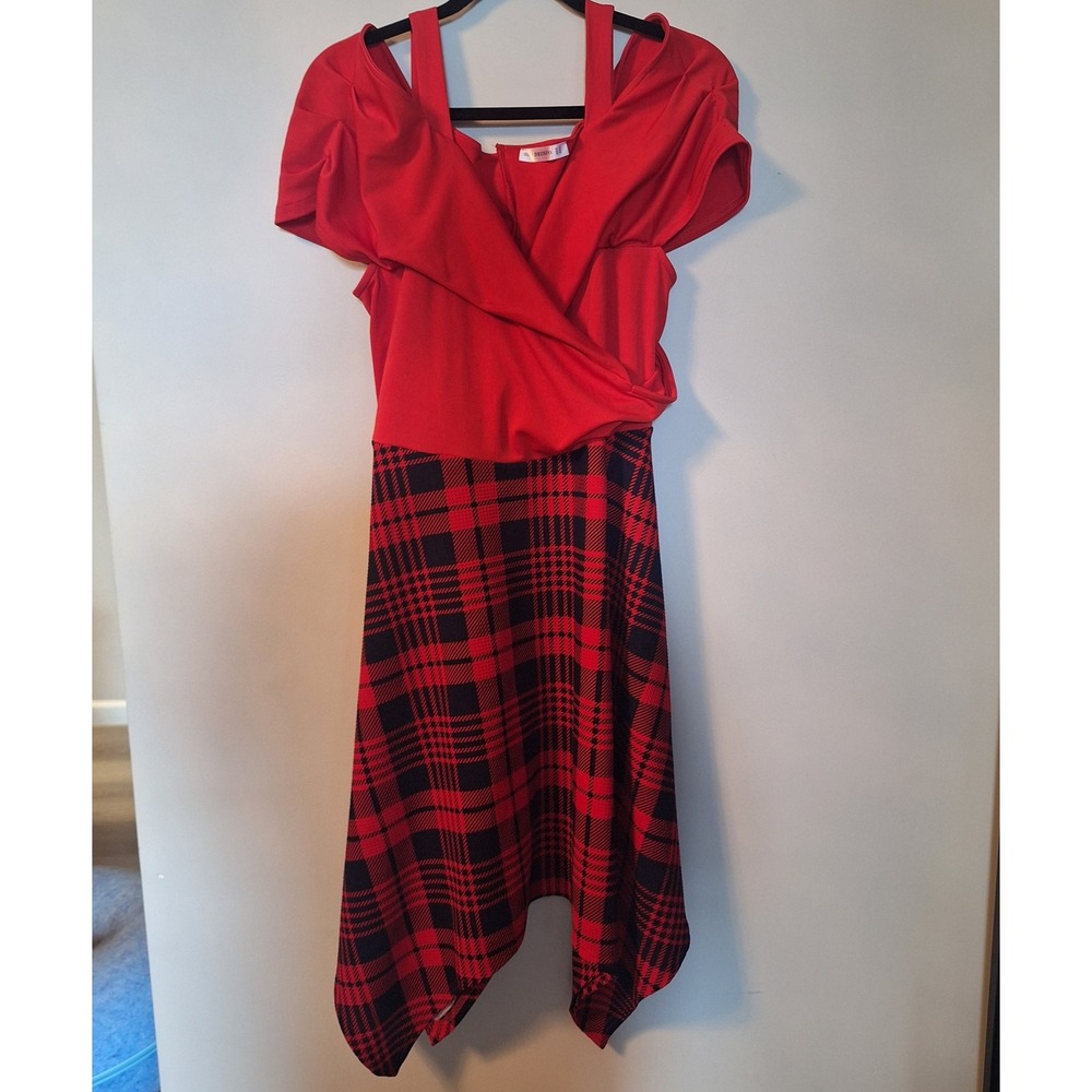 Dressfo Red Plaid Cold Shoulder Handkerchief Hem Fit and Flare Dress Size 14